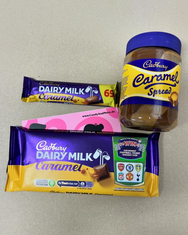 Entdecke Cadbury Caramel.

Besonders beliebt ist die Vollmilchschokolade 🍫 mit der cremigen Caramelfüllung.

Auch als Brotaufstrich erhältlich 👍

#cadbury #cadburychocolate #cadburyspread #caramel #lecker #naschen #britisch #onlineshop #candyandmore